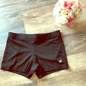 🌼Varsity brand- size L short